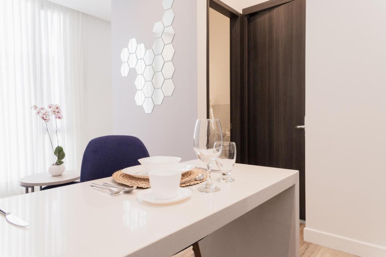 Bo Living 81 Aparthotel โบโกตา ภายนอก รูปภาพ